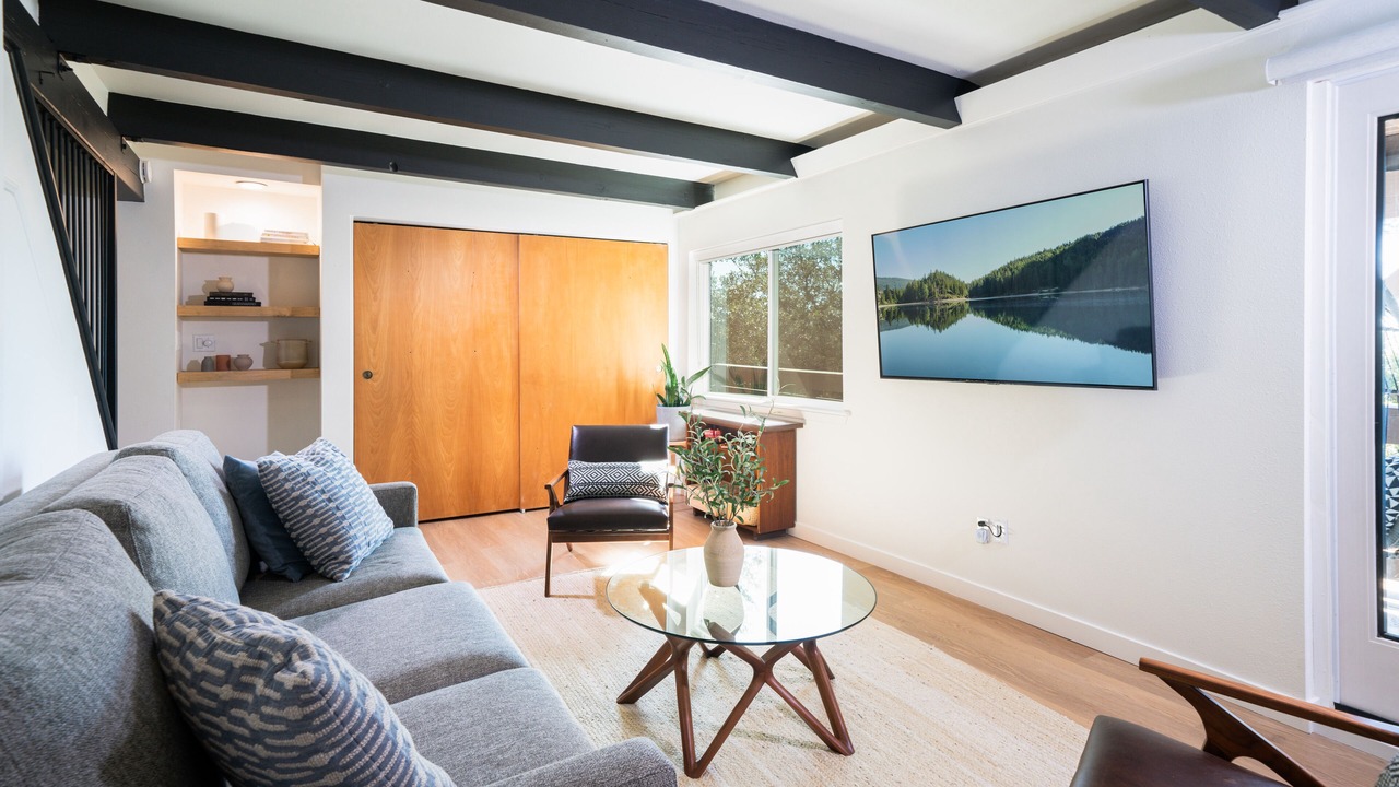 Photo of Livingroom in Crestline