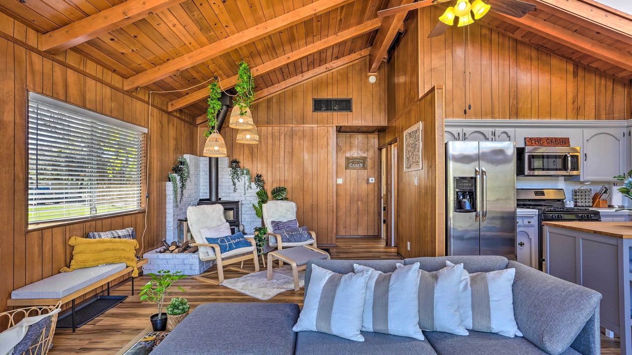 Photo of Livingroom in Yosemite Forks