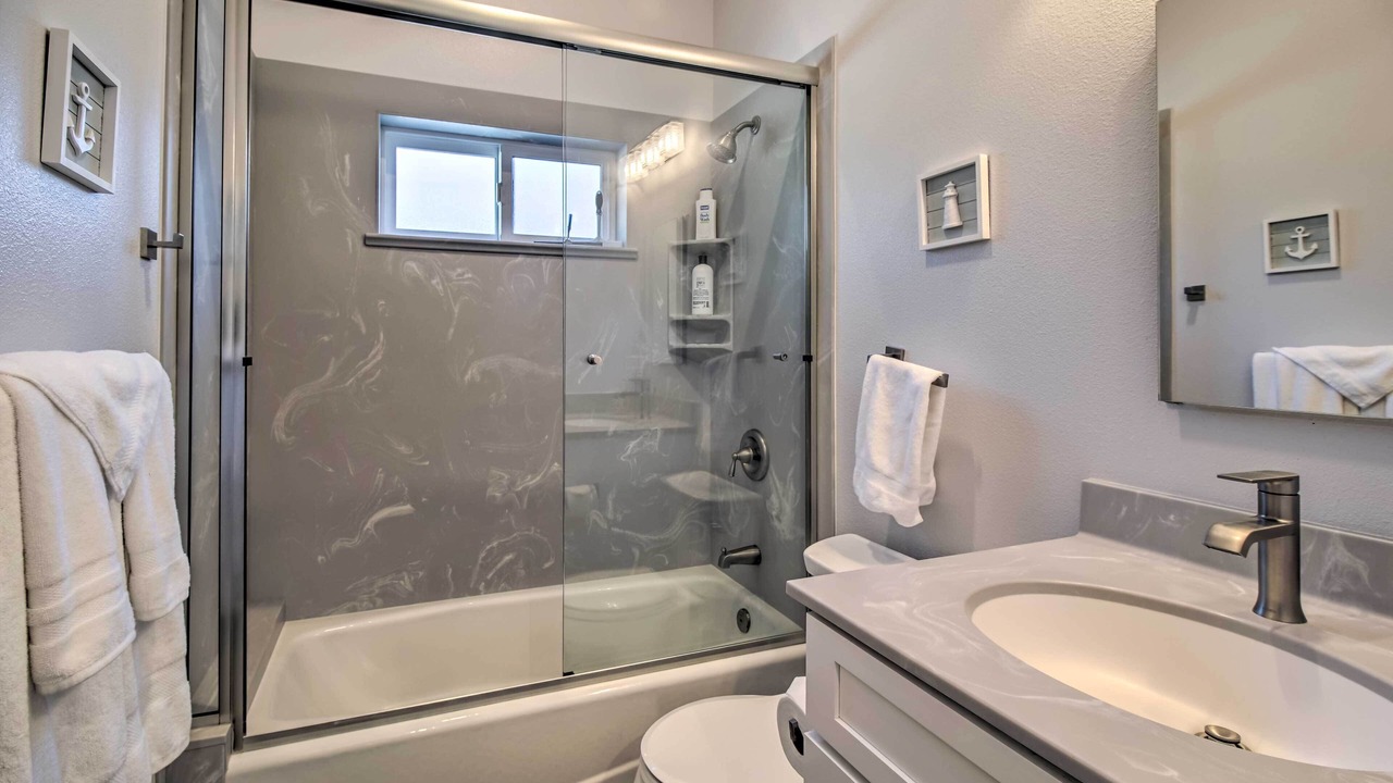 Photo of Bathroom in North Lakeport