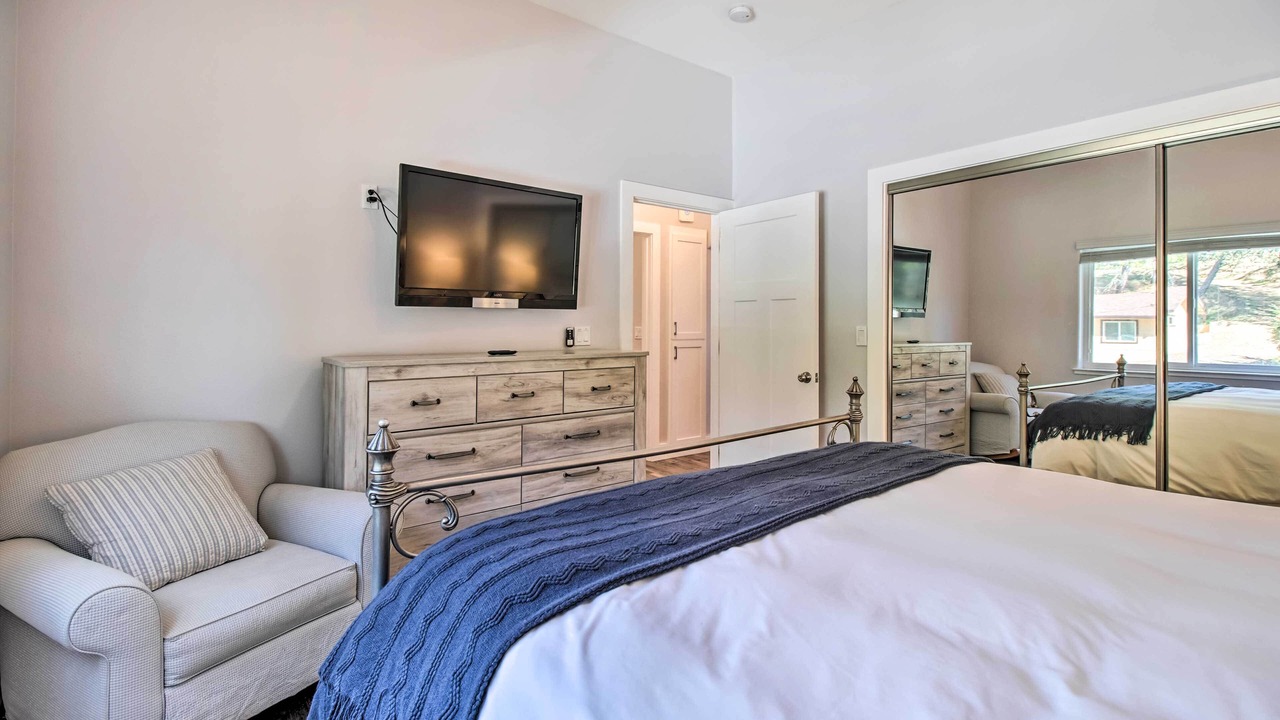 Photo of Bedroom in North Lakeport