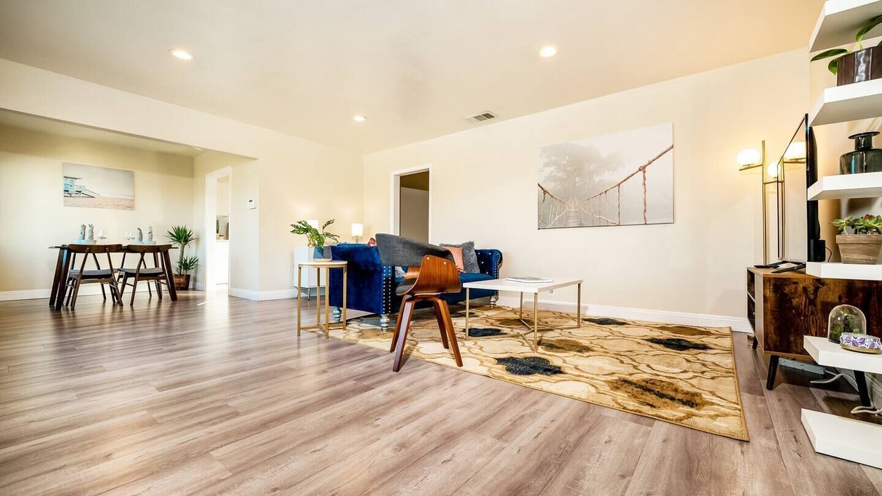 Photo of Livingroom in Hawthorne