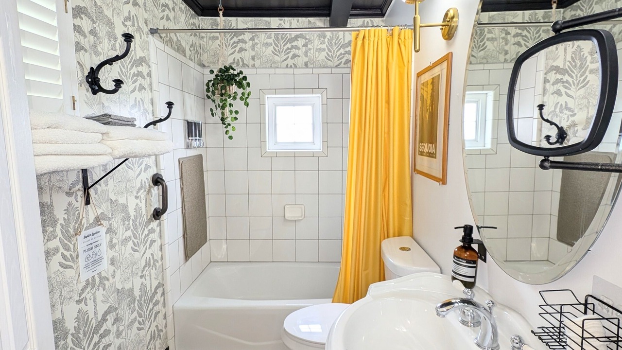 Photo of Bathroom in Bodfish