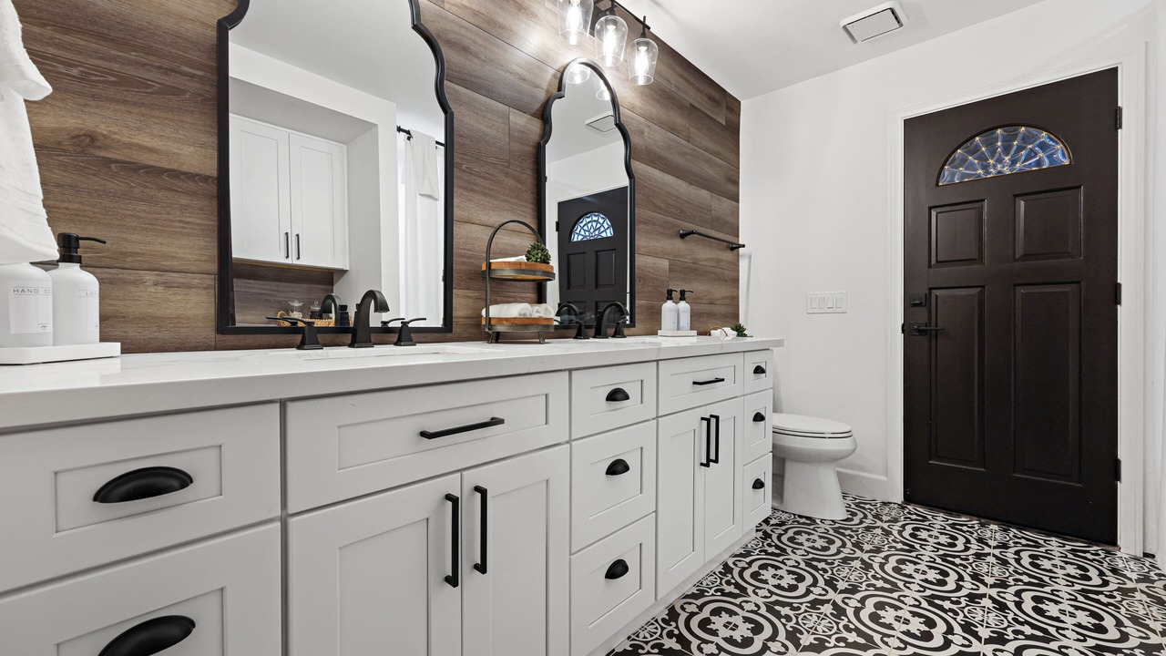 Photo of Bathroom in Vista