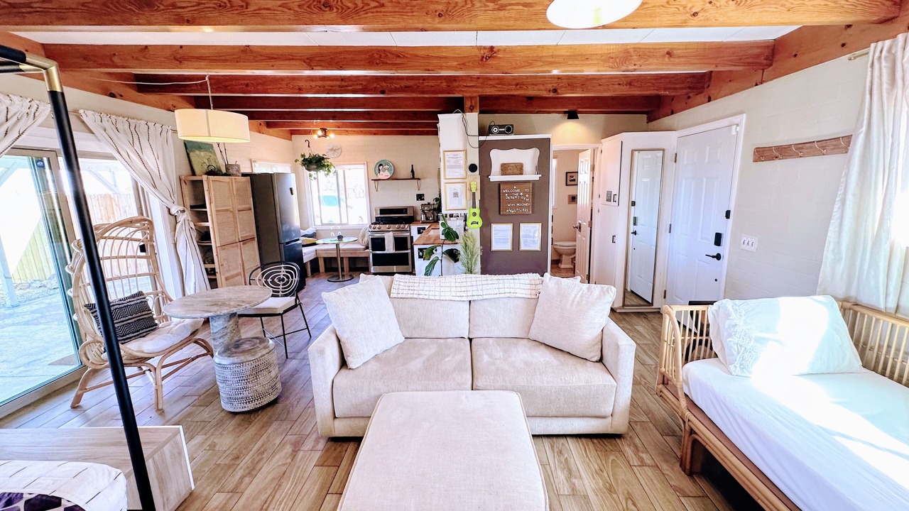 Photo of Livingroom in Landers