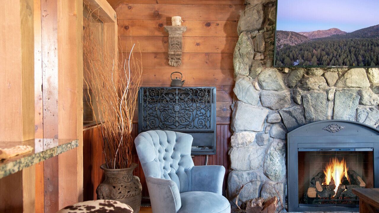 Photo of Livingroom in Wrightwood