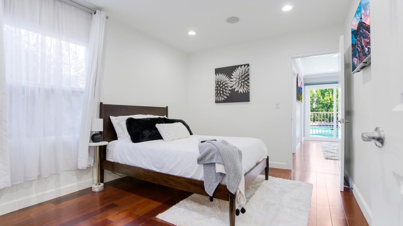 Photo of Bedroom in Sherman Oaks