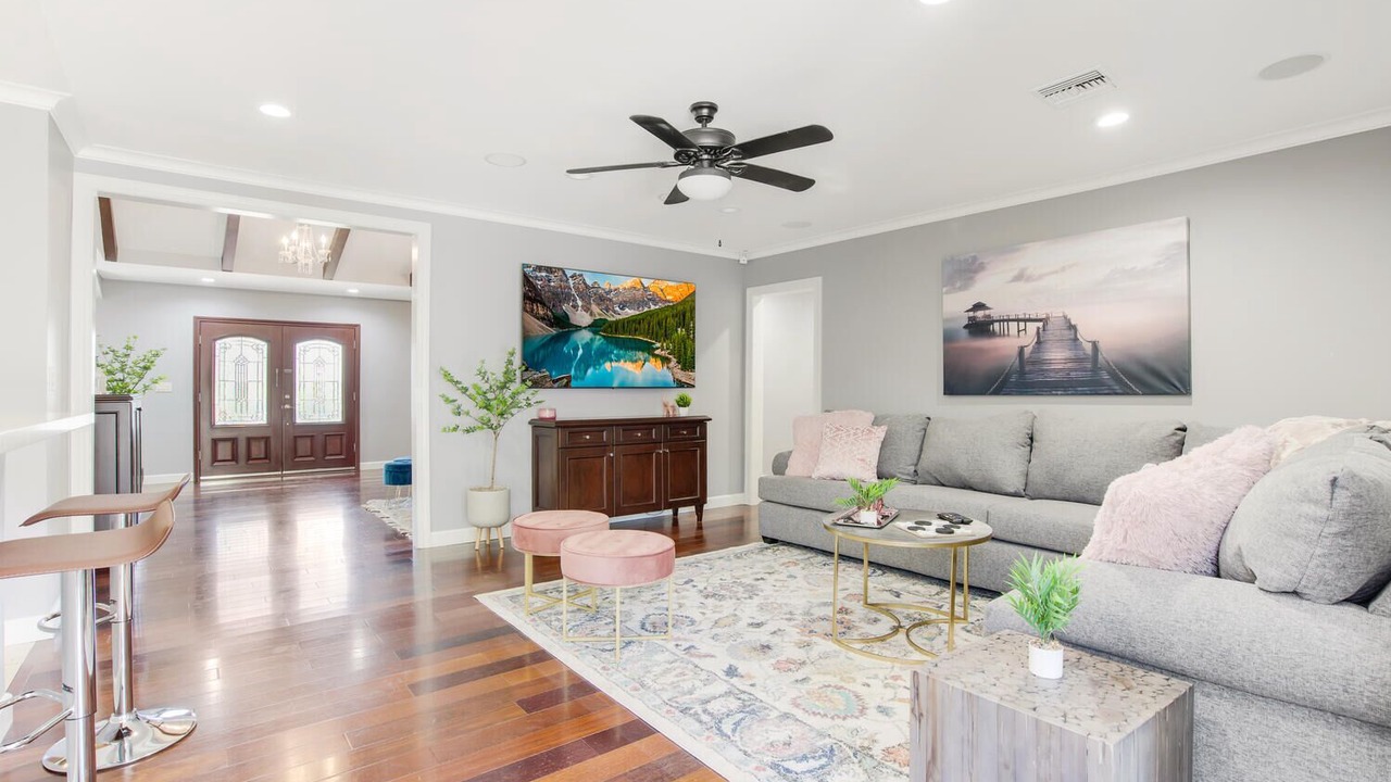Photo of Livingroom in Sherman Oaks