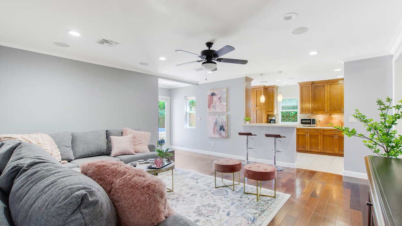 Photo of Livingroom in Sherman Oaks