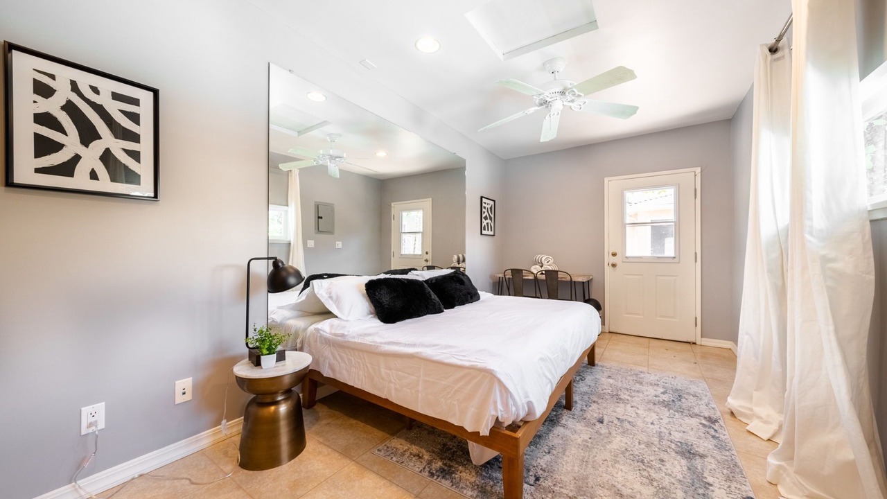 Photo of Bedroom in Sherman Oaks