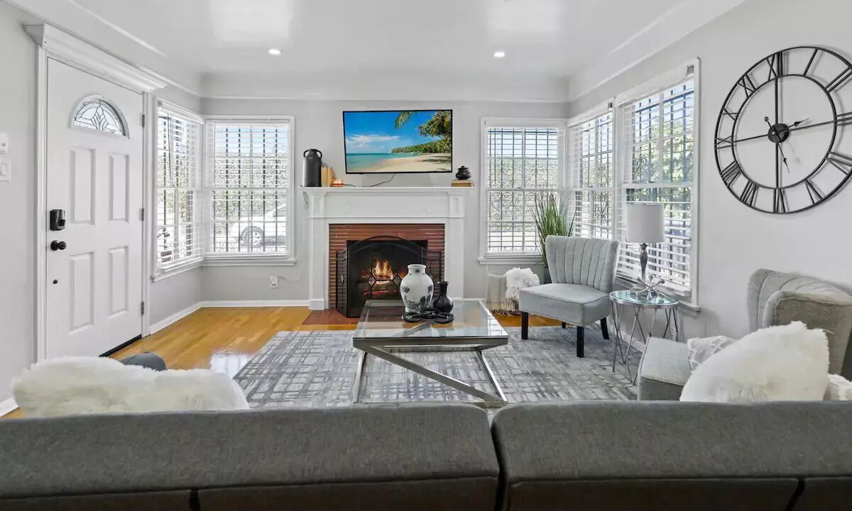 Photo of Livingroom in Monterey Park