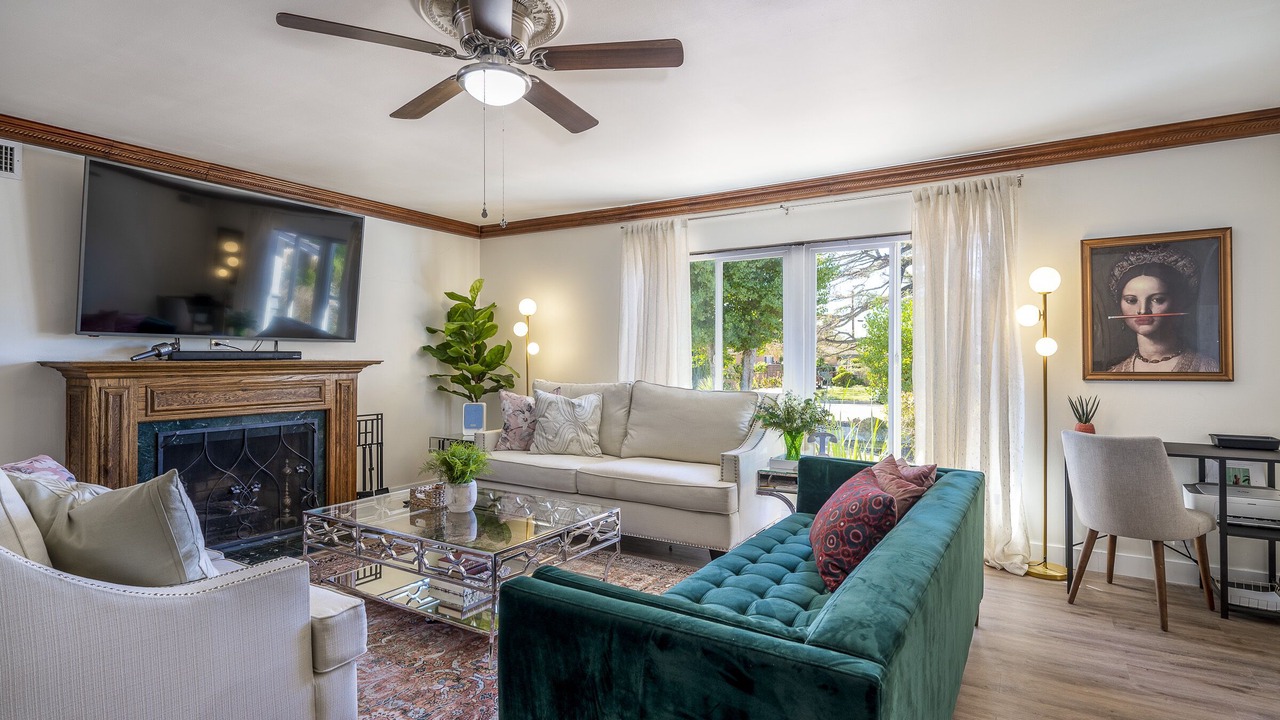 Photo of Livingroom in Walnut Valley