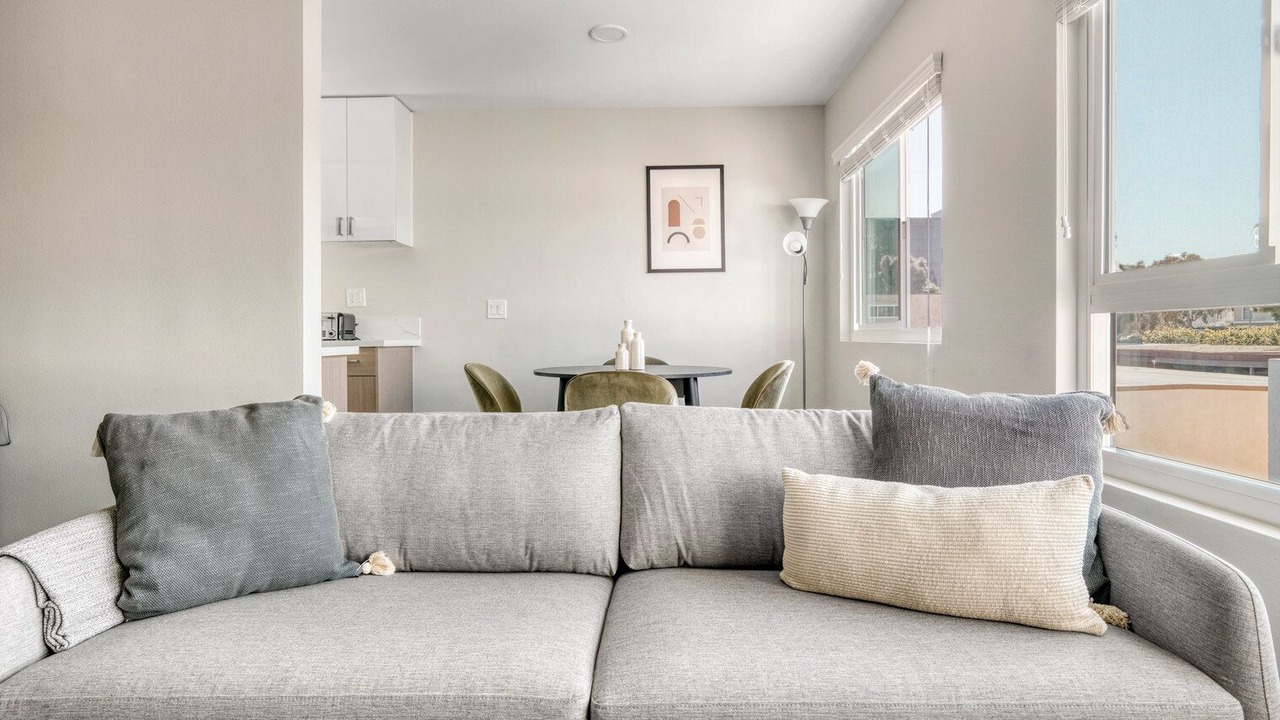 Photo of Livingroom in Delthorne