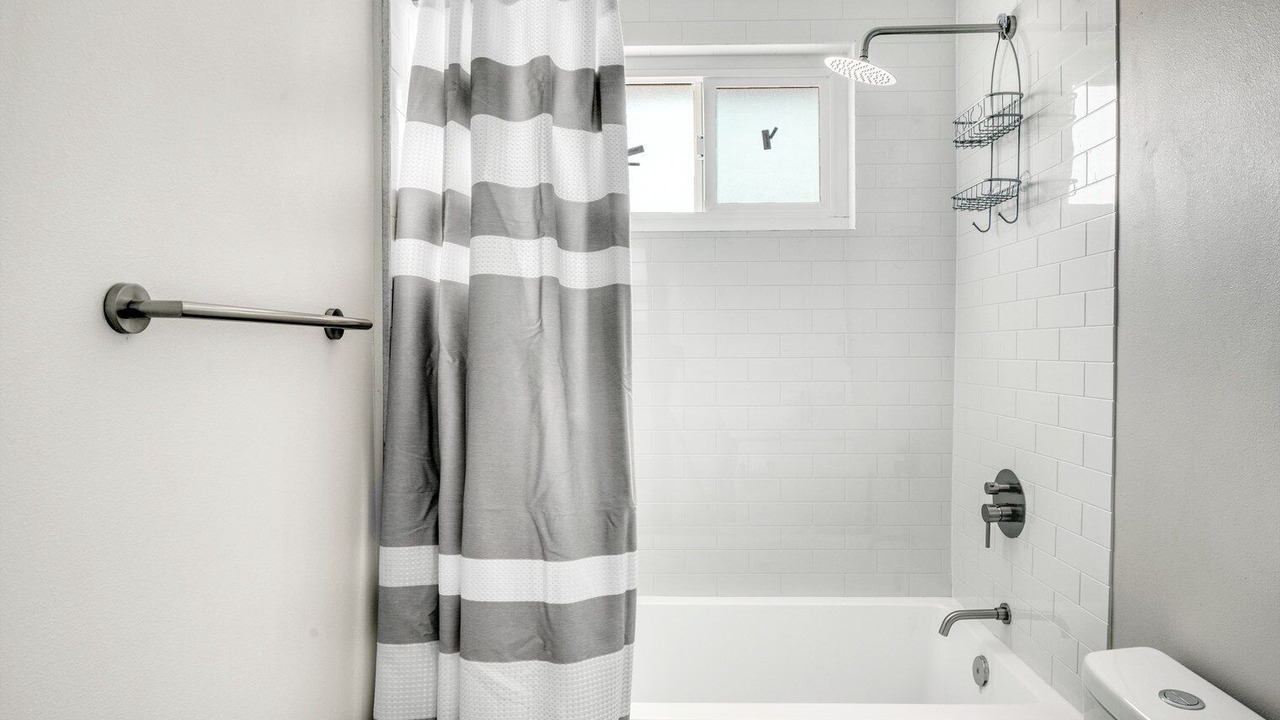 Photo of Bathroom in Delthorne