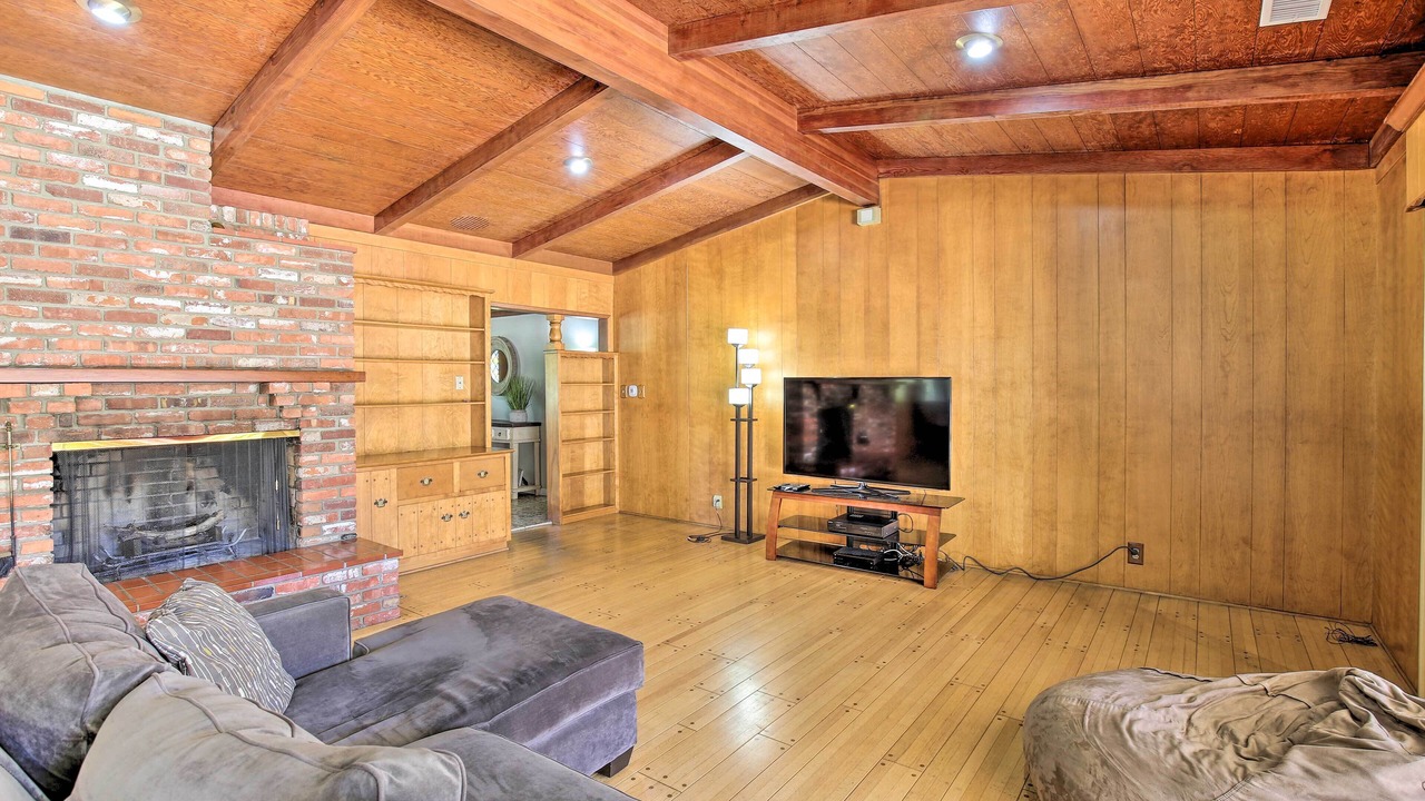 Photo of Livingroom in East Whittier