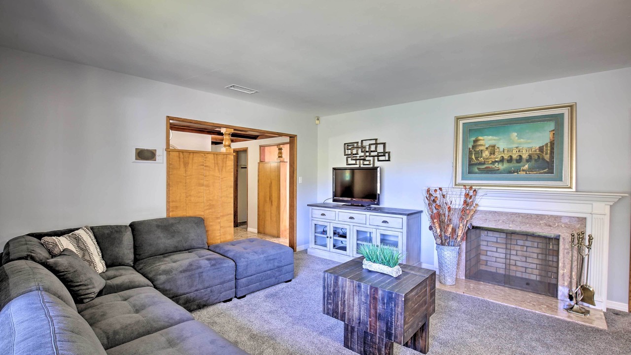 Photo of Livingroom in East Whittier