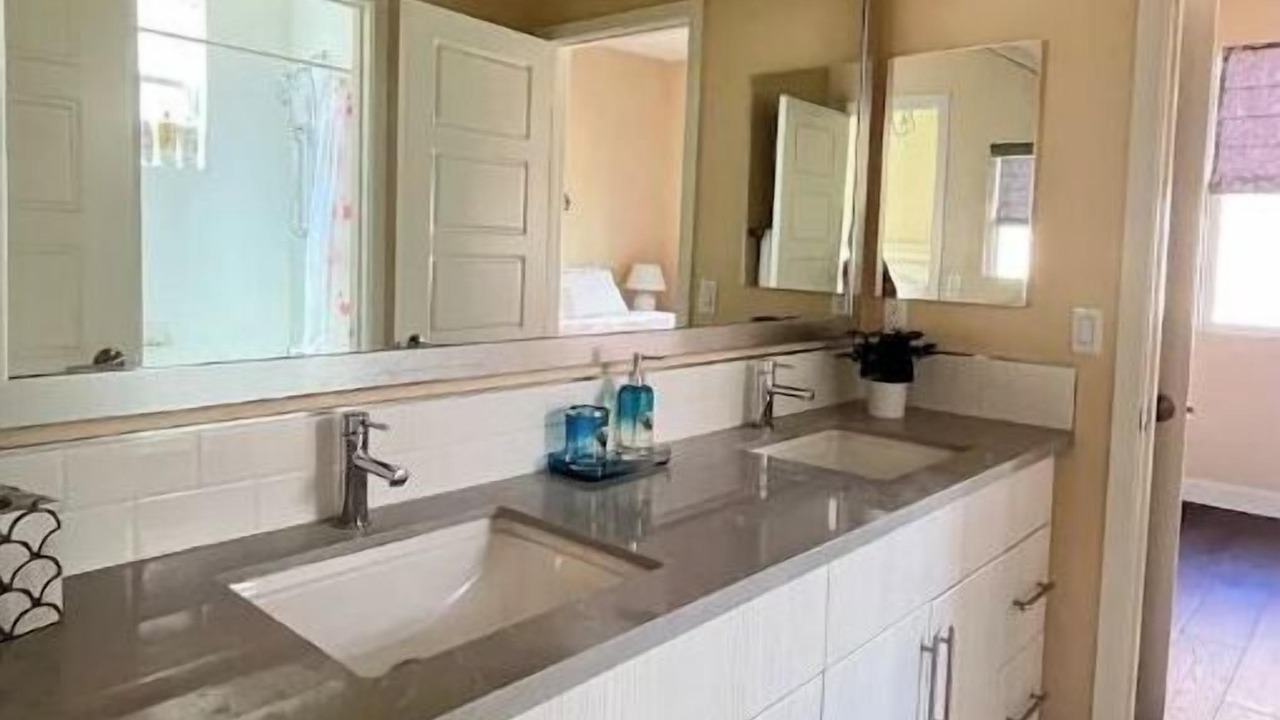 Photo of Bathroom in Portola Springs