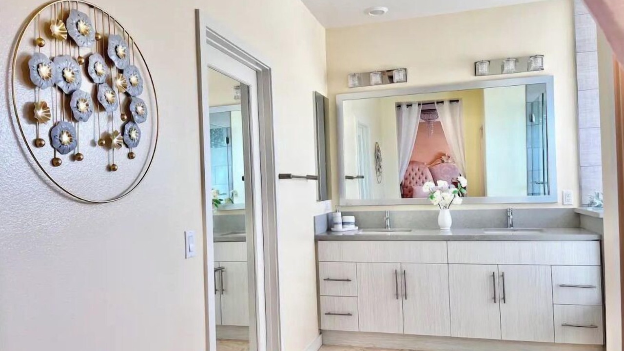 Photo of Bathroom in Portola Springs