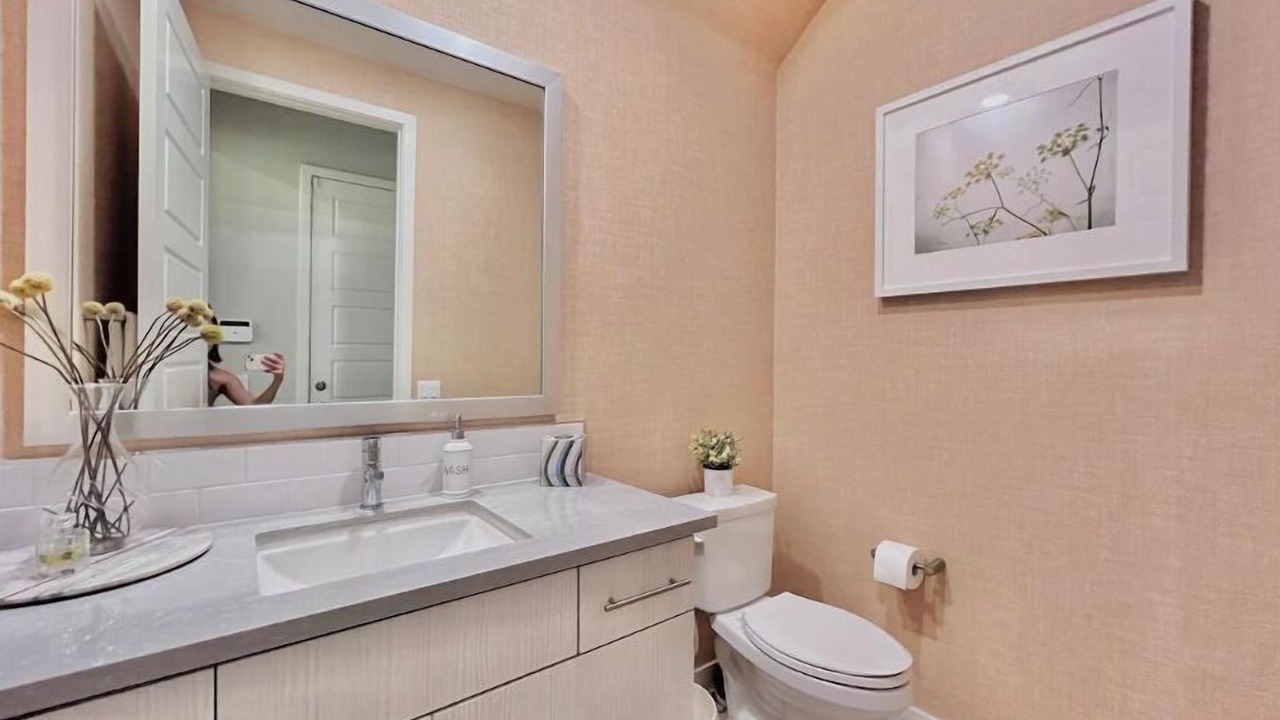 Photo of Bathroom in Portola Springs