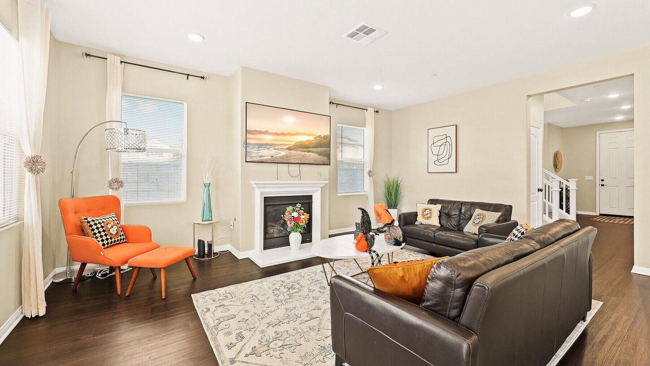 Photo of Livingroom in Ontario