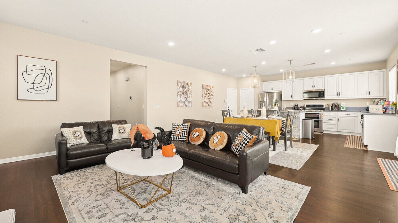 Photo of Livingroom in Ontario