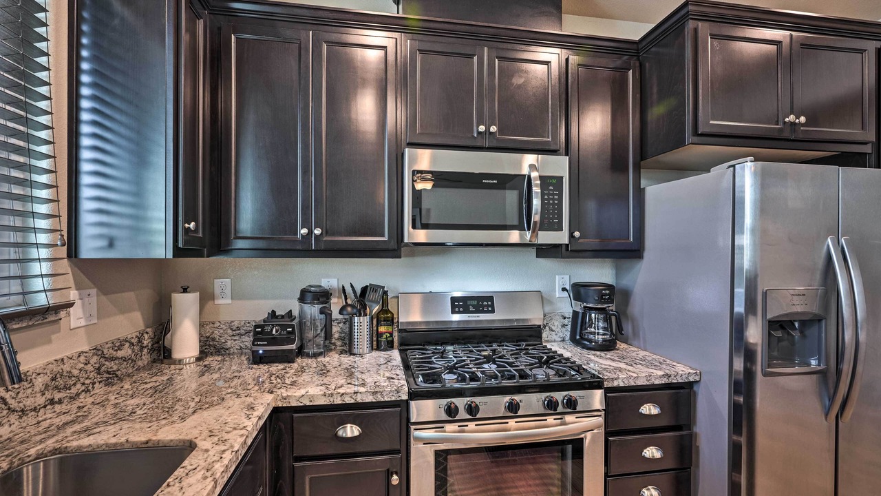 Photo of Kitchen in Hood