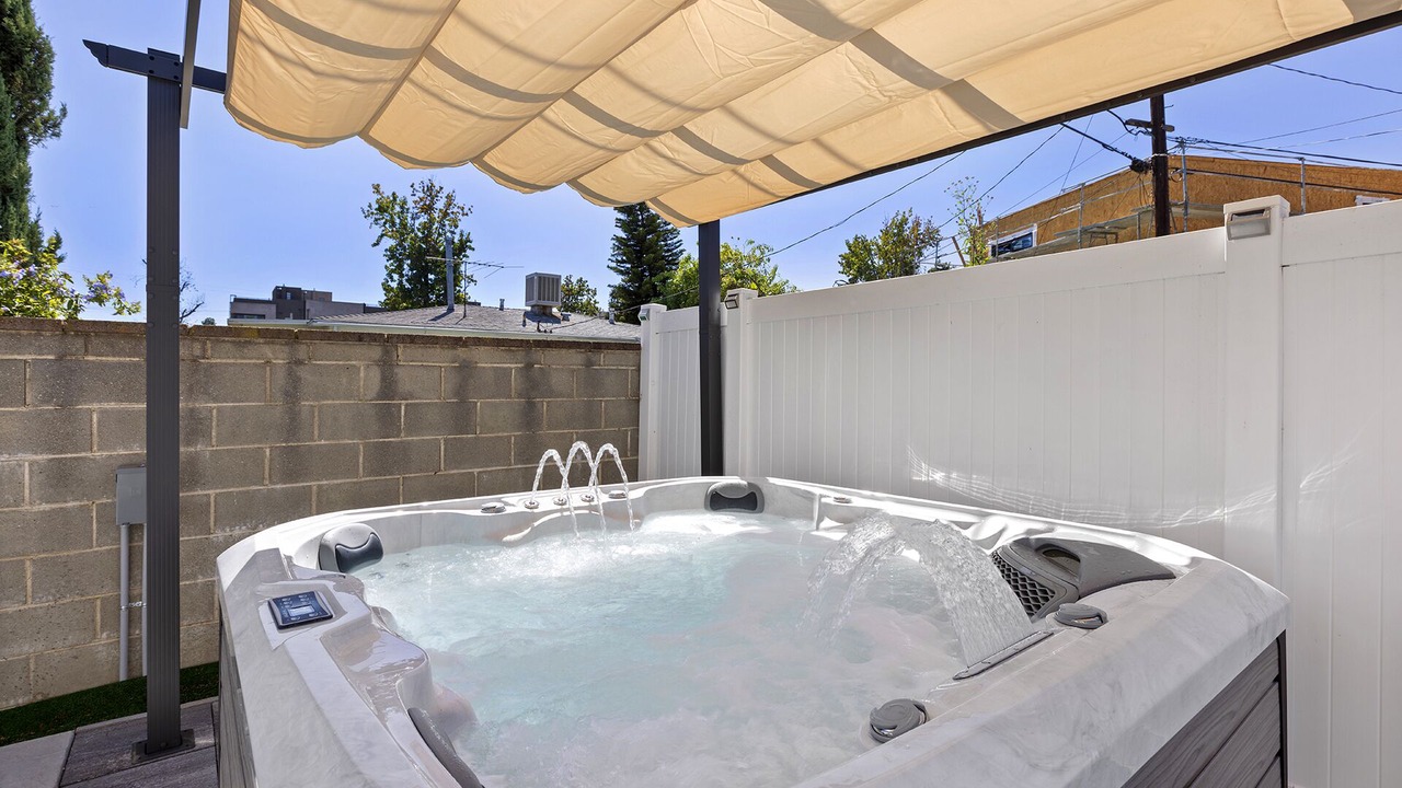 Photo of Outdoor in Valley Glen