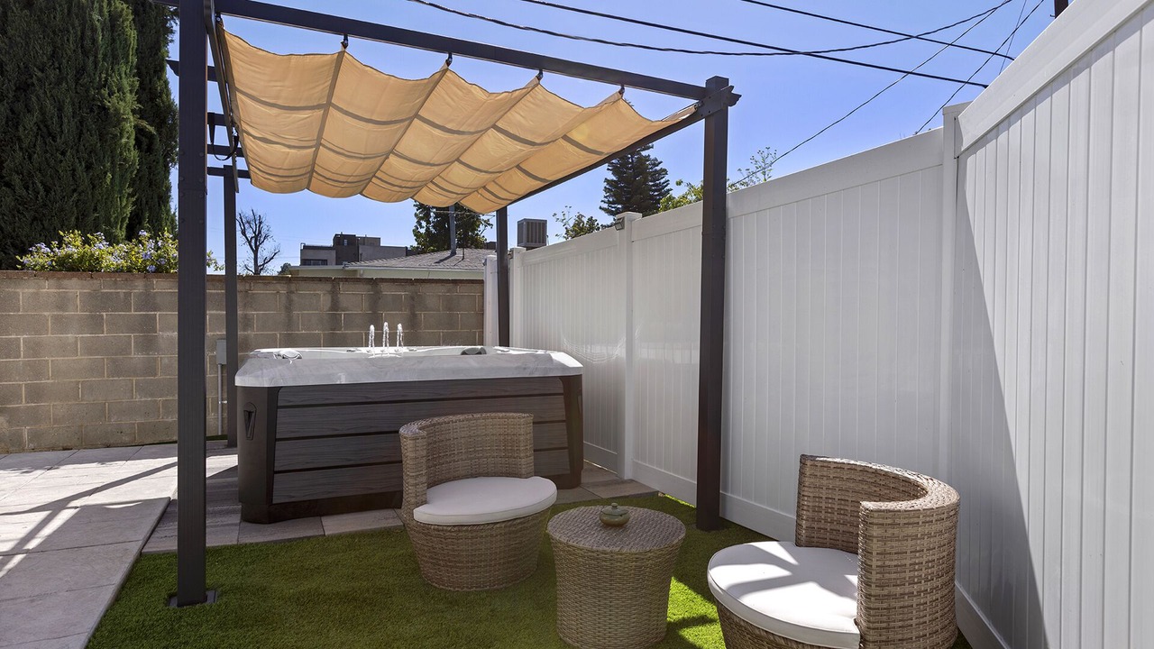 Photo of Patio Balcony in Valley Glen