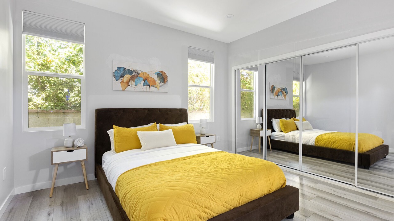 Photo of Bedroom in Valley Glen