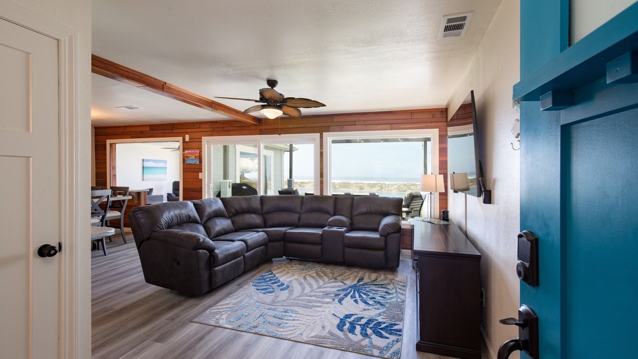 Photo of Livingroom in McKinleyville