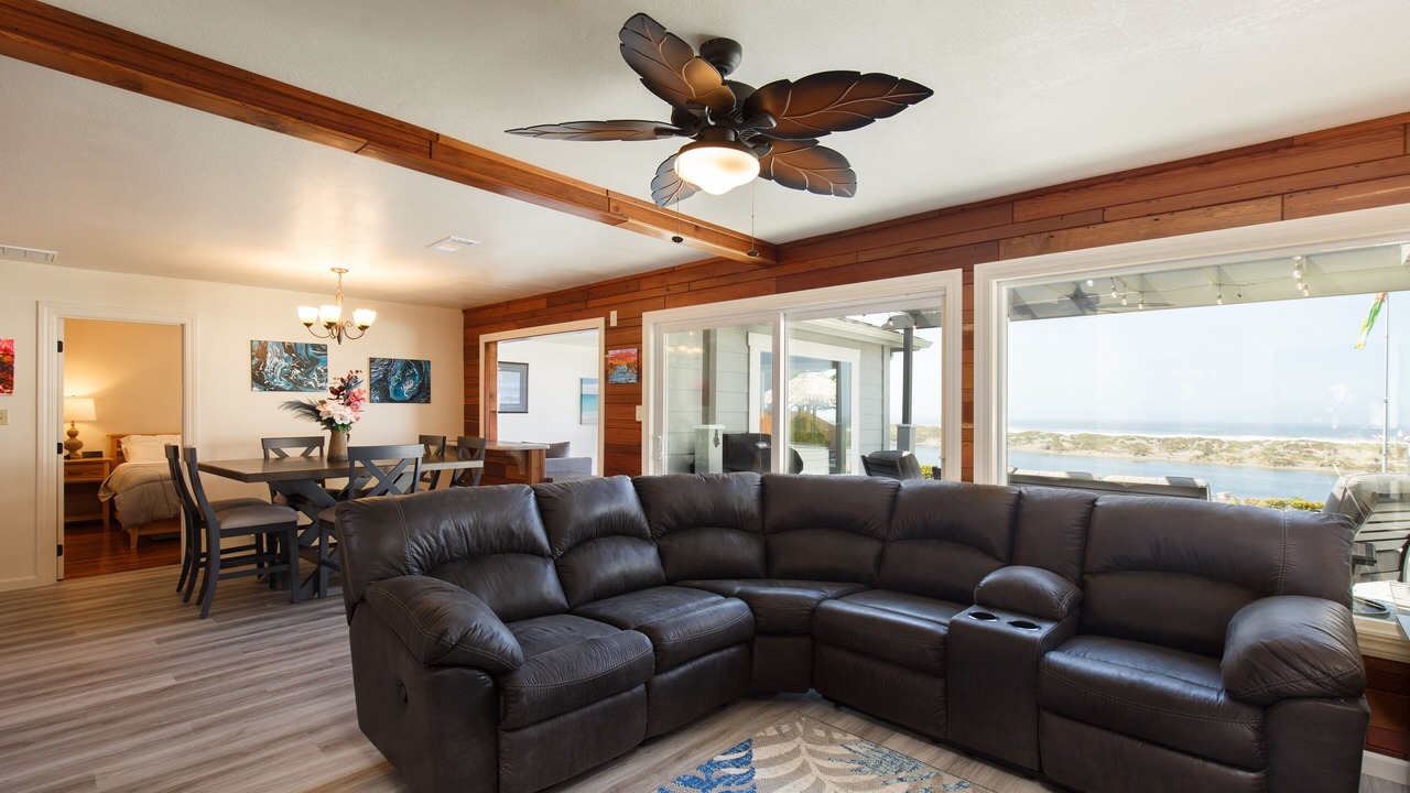 Photo of Livingroom in McKinleyville