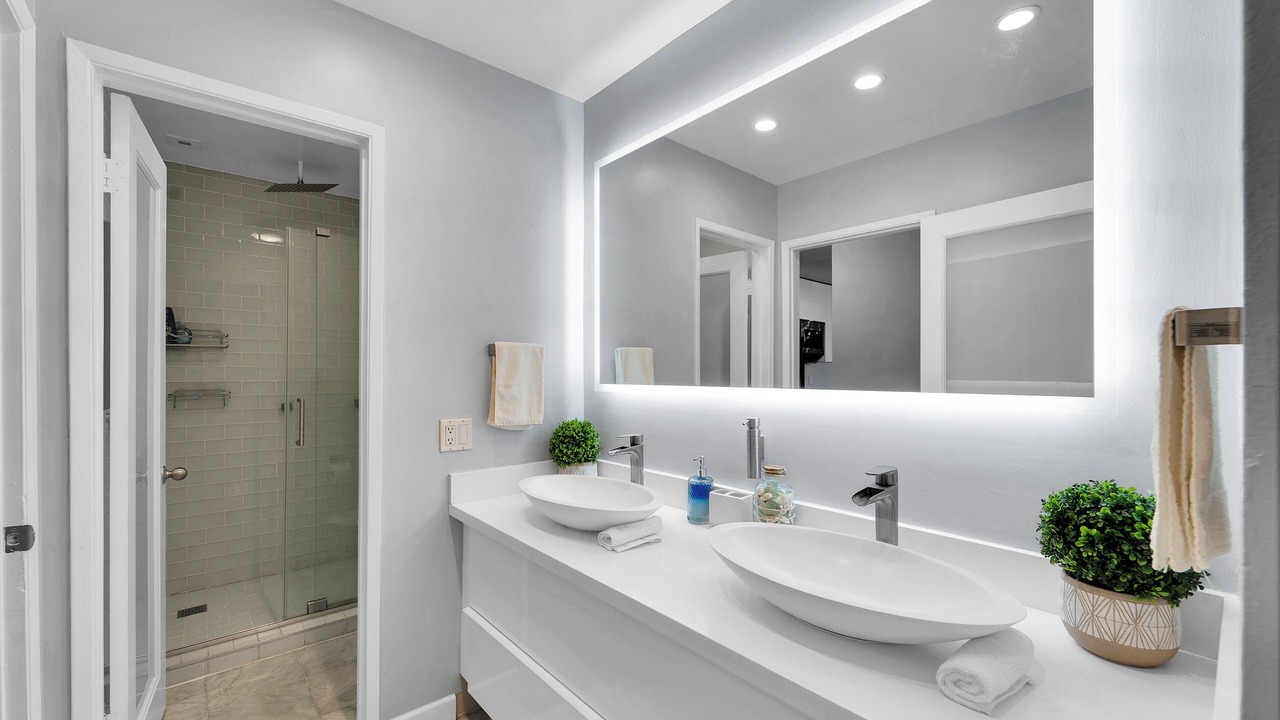 Photo of Bathroom in Beverly Grove
