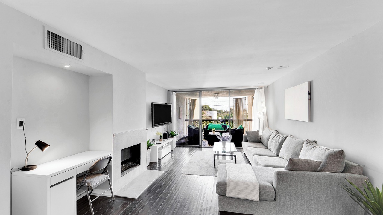 Photo of Livingroom in Beverly Grove