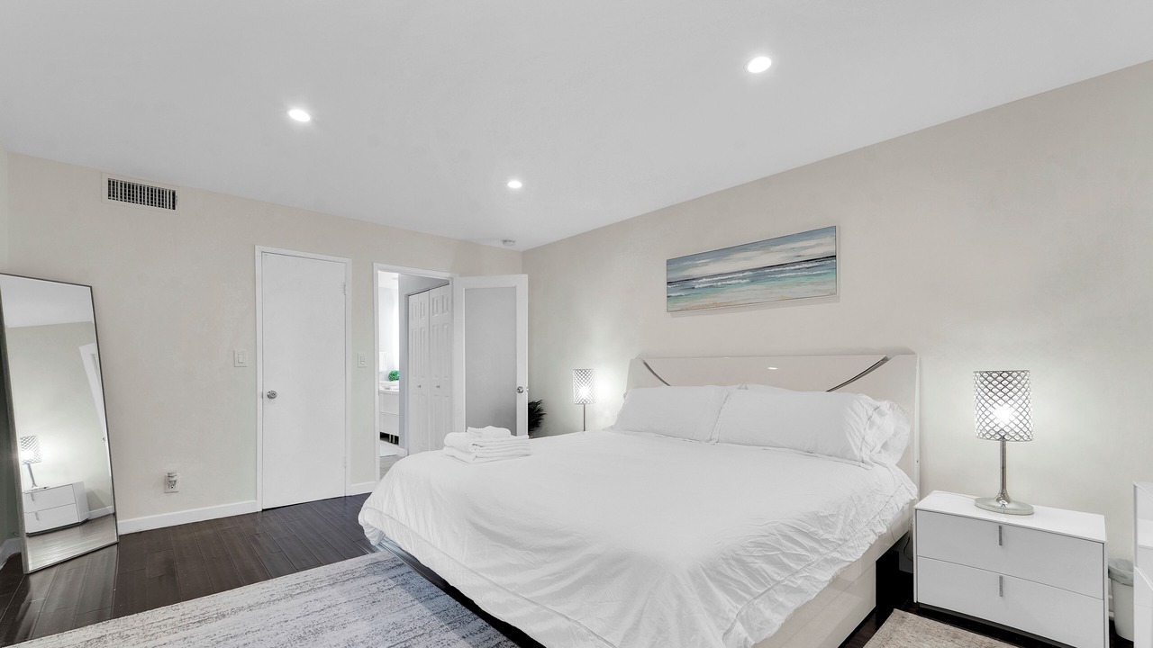 Photo of Bedroom in Beverly Grove