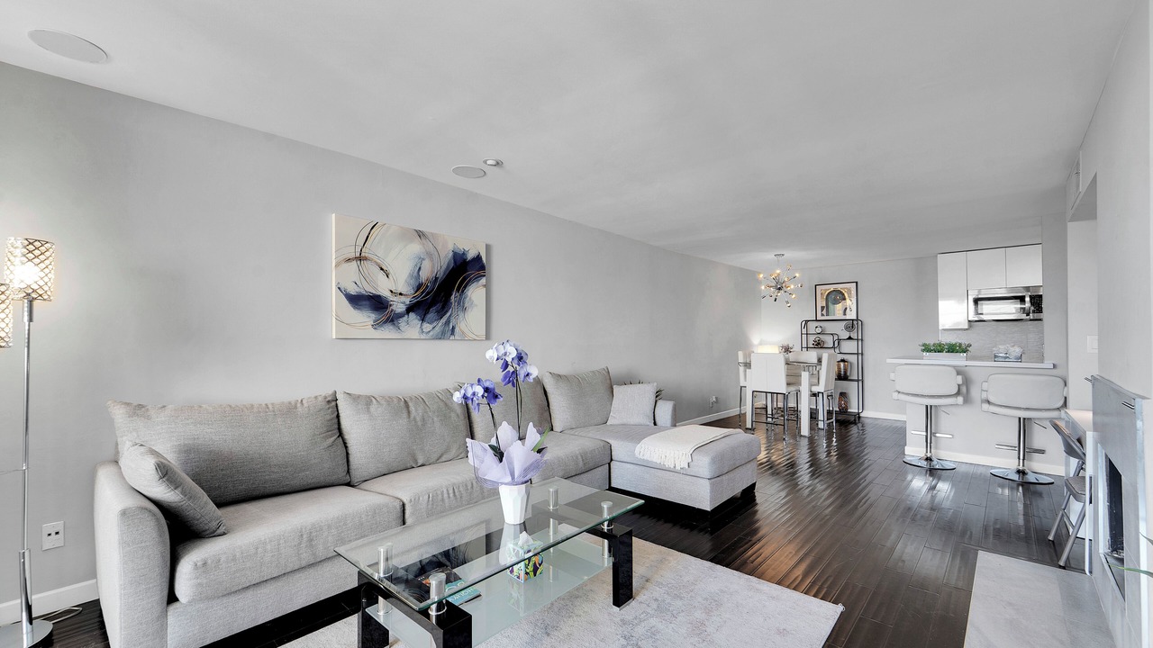 Photo of Livingroom in Beverly Grove