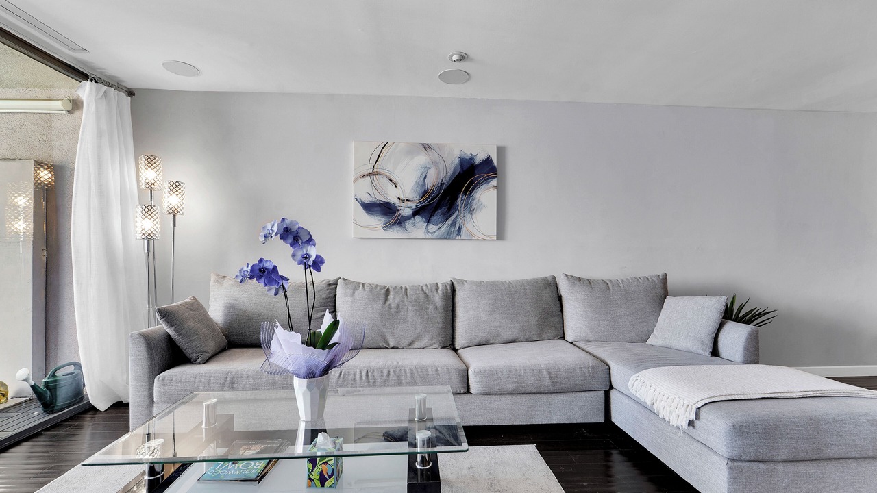 Photo of Livingroom in Beverly Grove