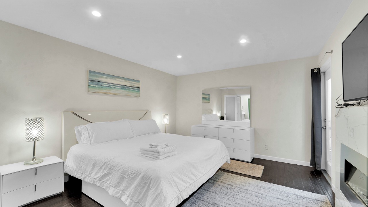 Photo of Bedroom in Beverly Grove