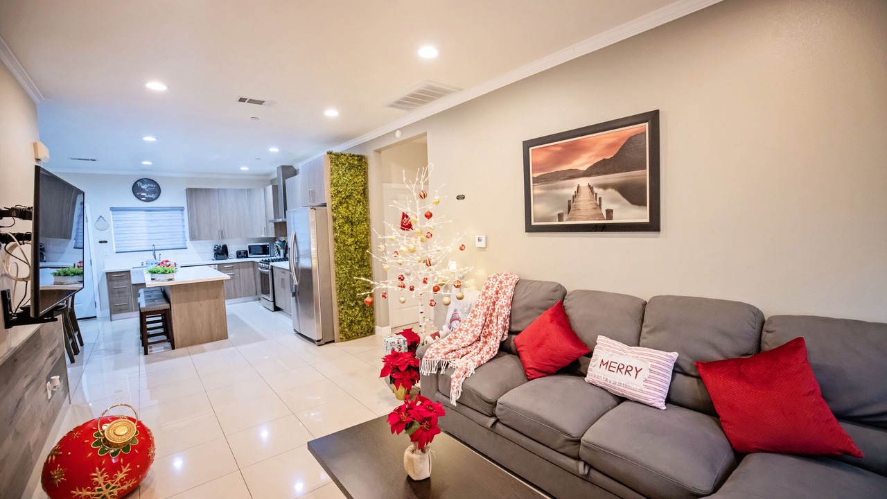 Photo of Livingroom in Southwest Anaheim