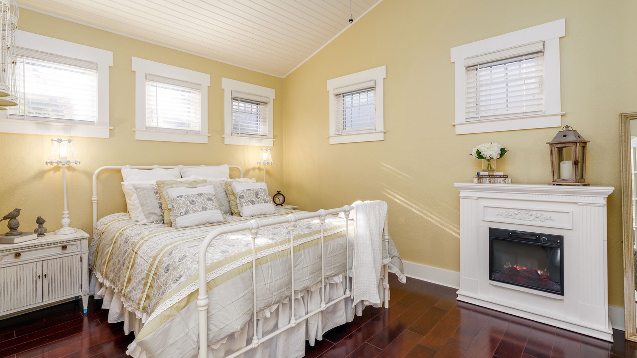Photo of Bedroom in Ukiah