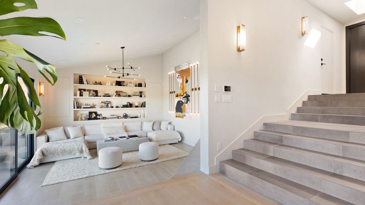 Photo of Livingroom in Studio City