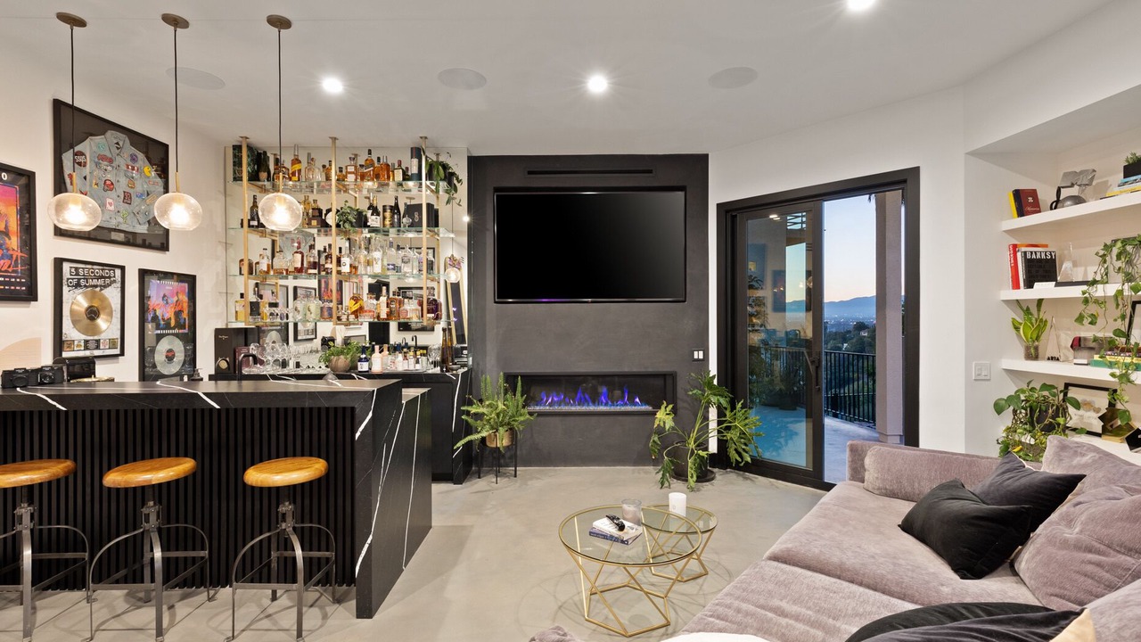 Photo of Livingroom in Studio City