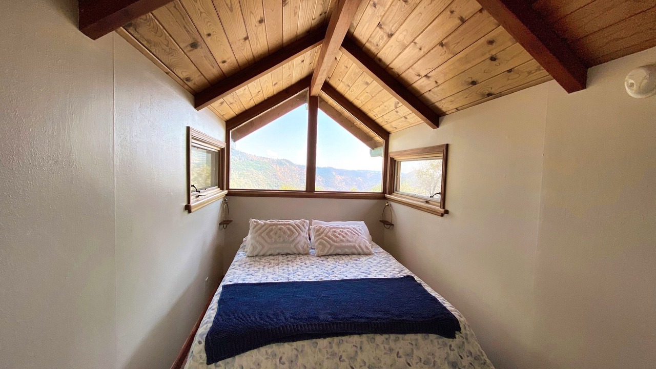 Photo of Bedroom in Tuolumne