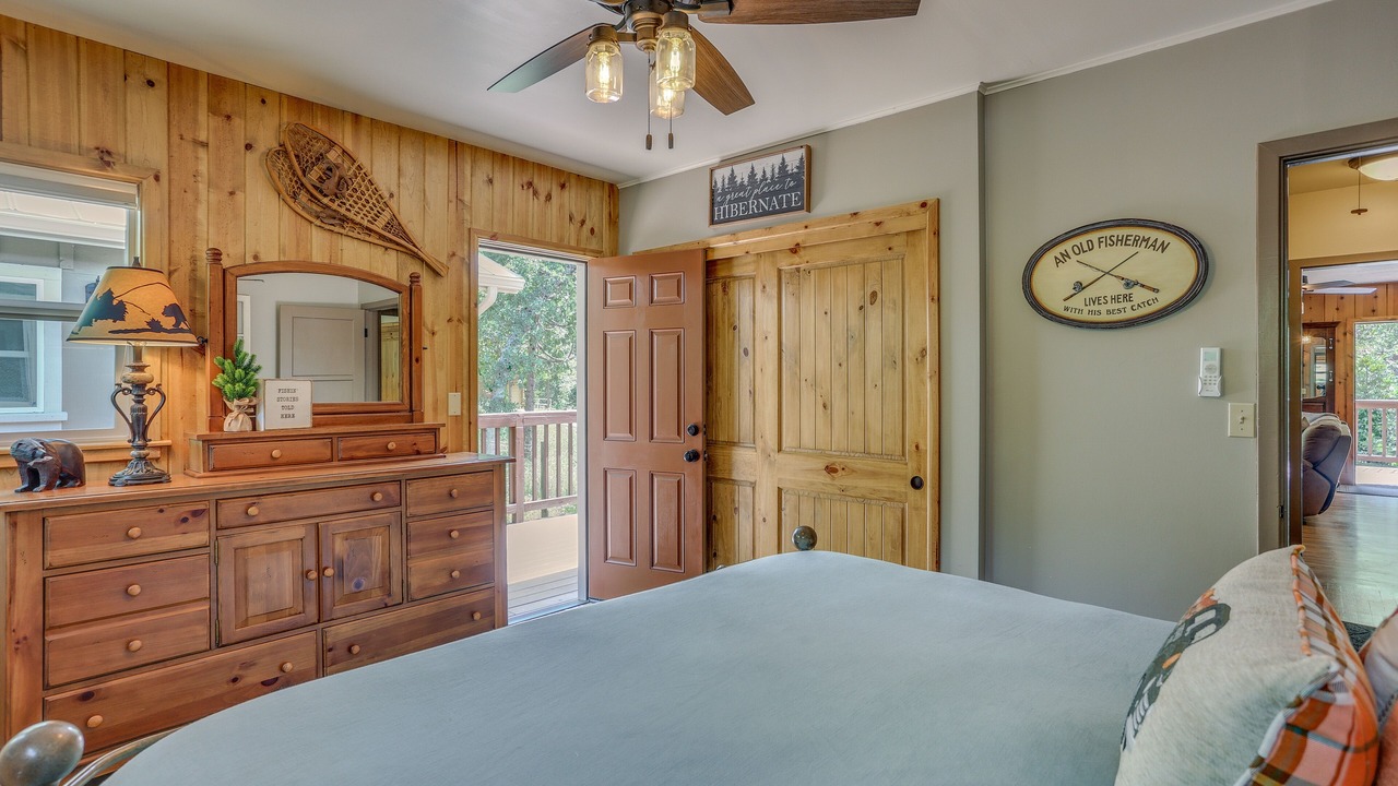 Photo of Bedroom in Oakhurst