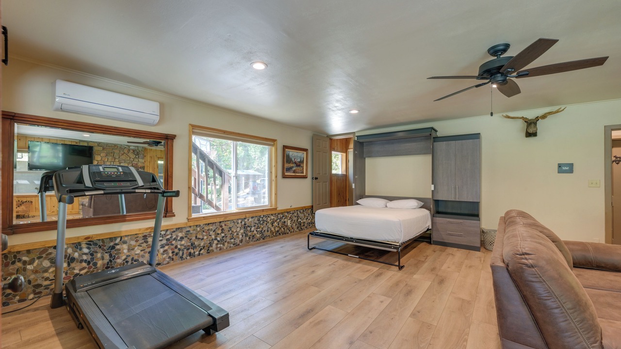 Photo of Bedroom in Oakhurst