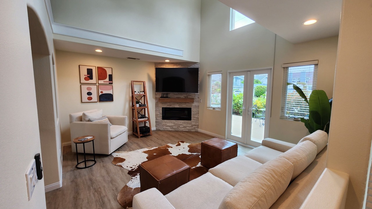 Photo of Livingroom in Downtown
