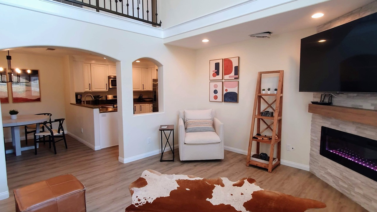 Photo of Livingroom in Downtown