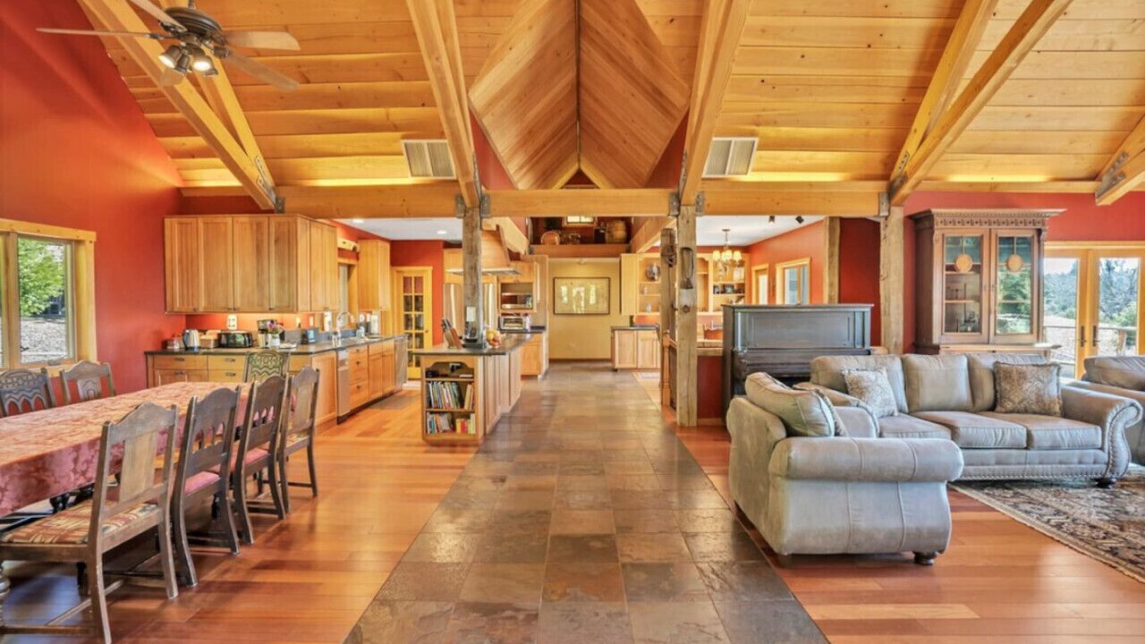 Photo of Livingroom in Palomar Mountain