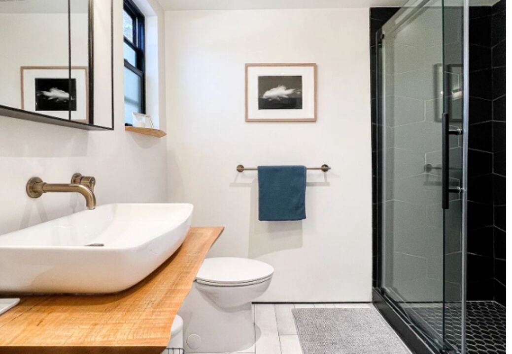 Photo of Bathroom in Meiners Oaks