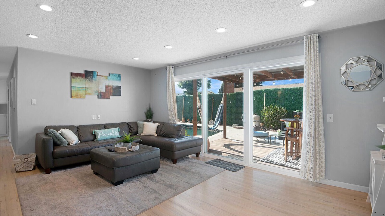 Photo of Livingroom in Fullerton