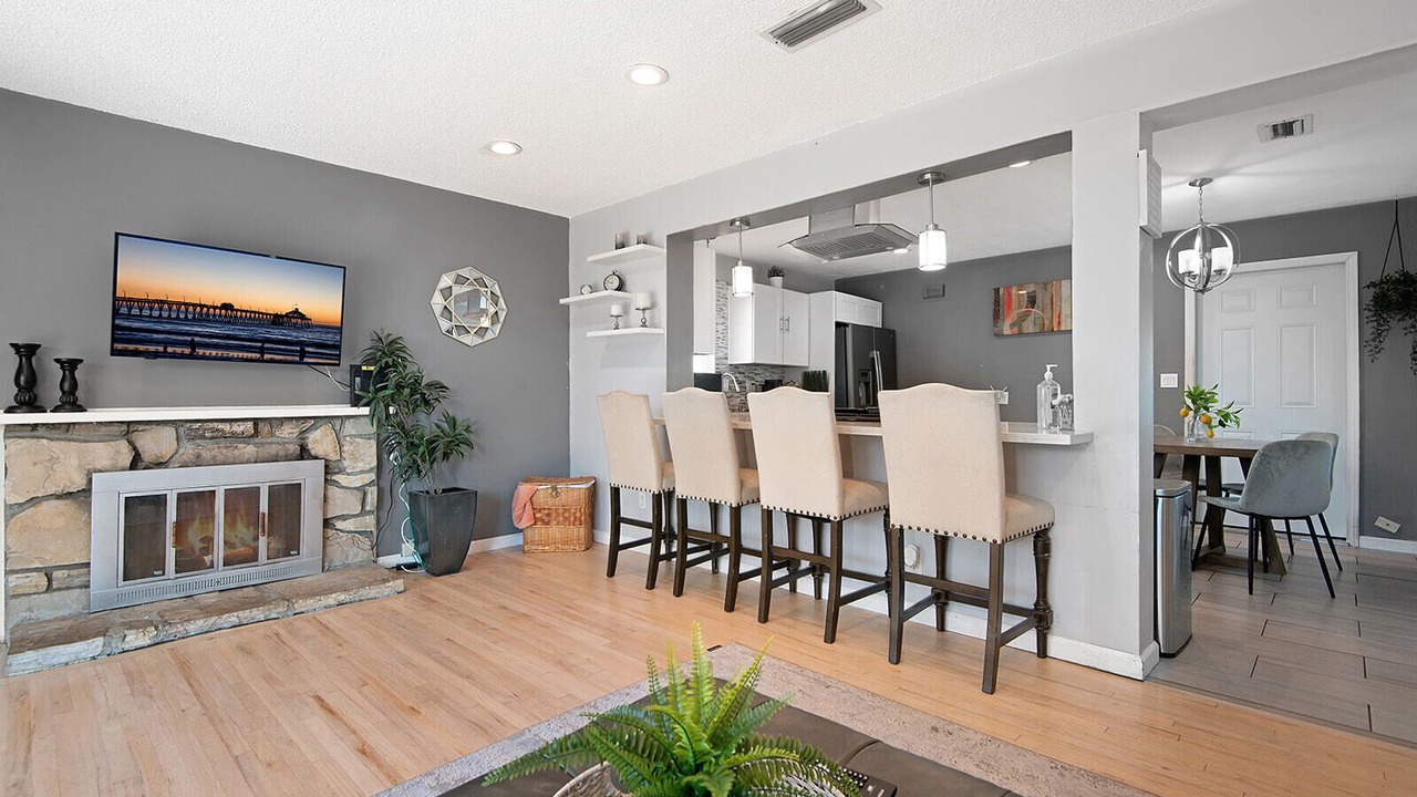 Photo of Livingroom in Fullerton