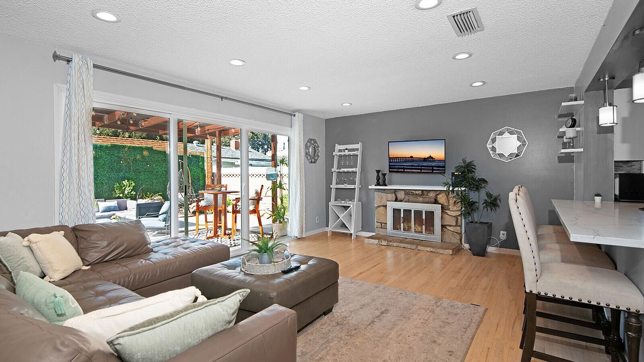 Photo of Livingroom in Fullerton